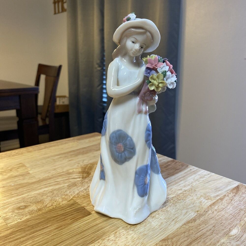 Mallorca Porcelain Figurine - Young Lady Holding Bouquet of Flowers